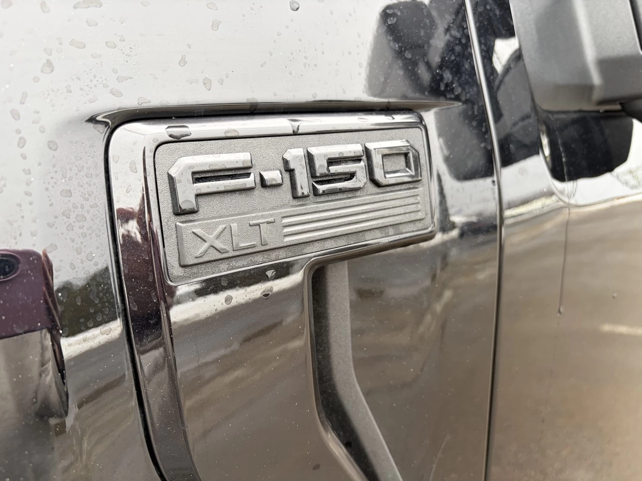 2026 Ford F-150 XLT 302A HEV ENSEMBLE REMORQUAGE SIÈGES CHAUFFANT https://www.st-norbertford.com/resize/b990ff35b810a3abc0cc817b2ca24889-1