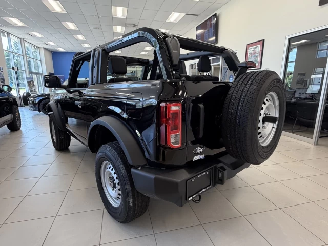 Ford Bronco Base 2026