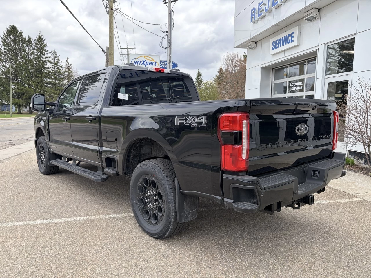 2026 Ford Super Duty F-250 SRW LARIAT Main Image