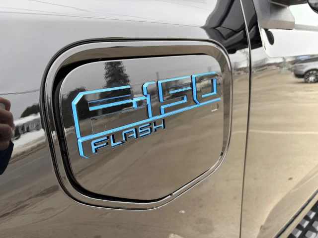 Ford F-150 Lightning FLASH 2025
