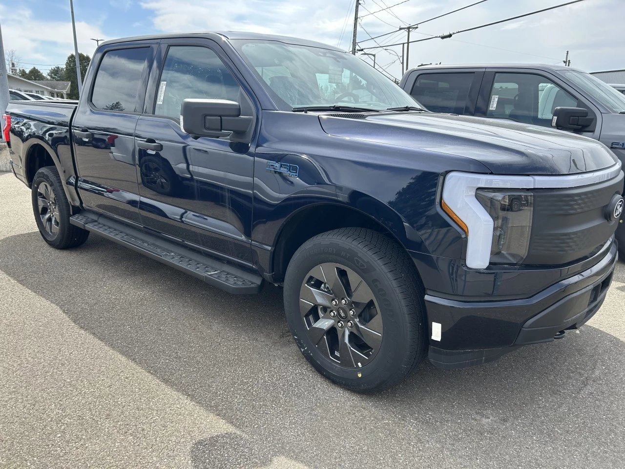 2024 Ford F-150 Lightning XLT https://www.st-norbertford.com/resize/b990ff35b810a3abc0cc817b2ca24889-1