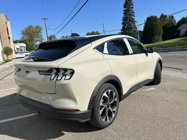 Ford Mustang Mach-E Select AWD 2025