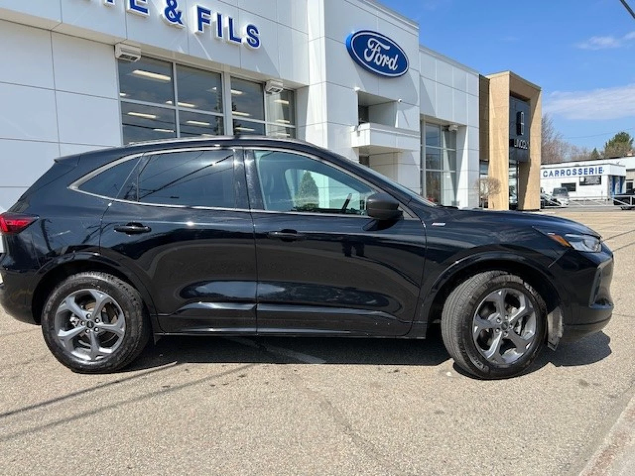 2023 Ford Escape ST-Line Main Image