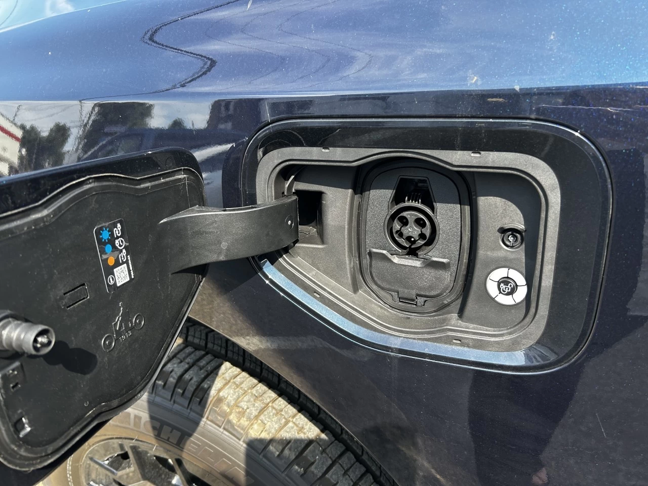 2025 Ford F-150 Lightning XLT https://www.st-norbertford.com/resize/b990ff35b810a3abc0cc817b2ca24889-1