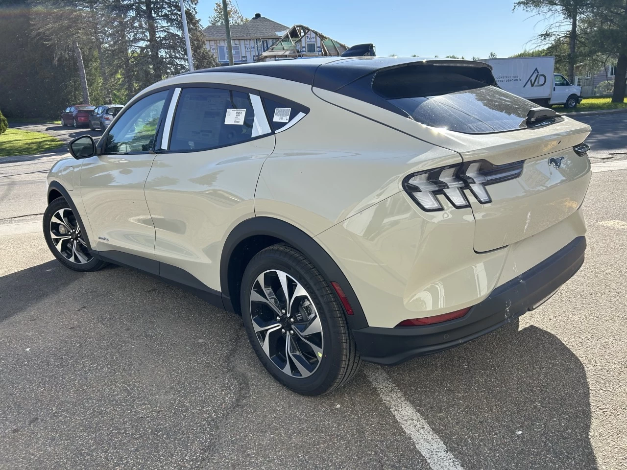 2025 Ford Mustang Mach-E Select AWD https://www.st-norbertford.com/resize/b990ff35b810a3abc0cc817b2ca24889-1
