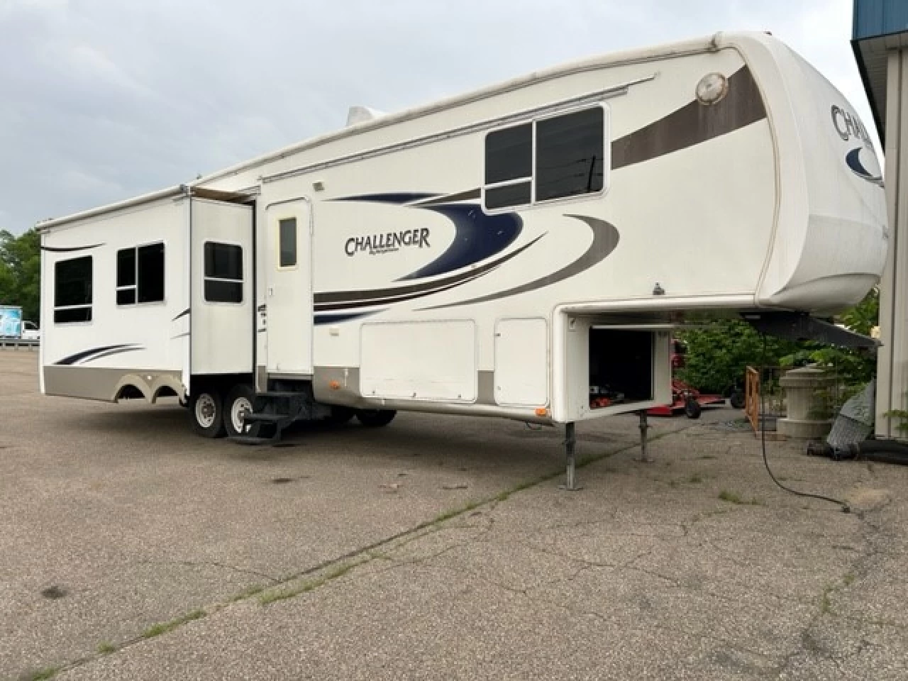 2005 Keystone Challenger TPK32 KEYSTONE CHALLENGER 32TKP Image principale