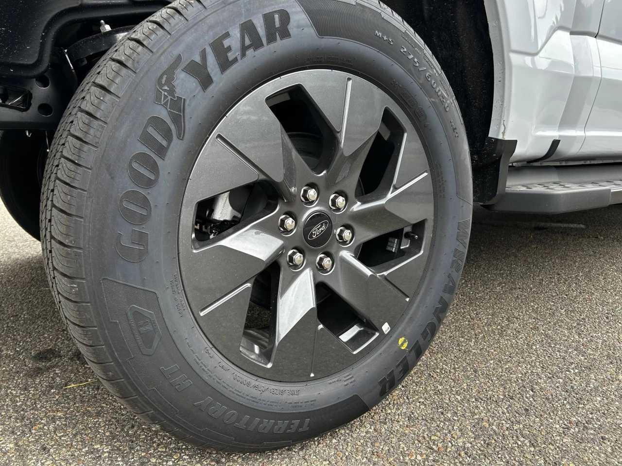2025 Ford F-150 Lightning FLASH https://www.st-norbertford.com/resize/b990ff35b810a3abc0cc817b2ca24889-1
