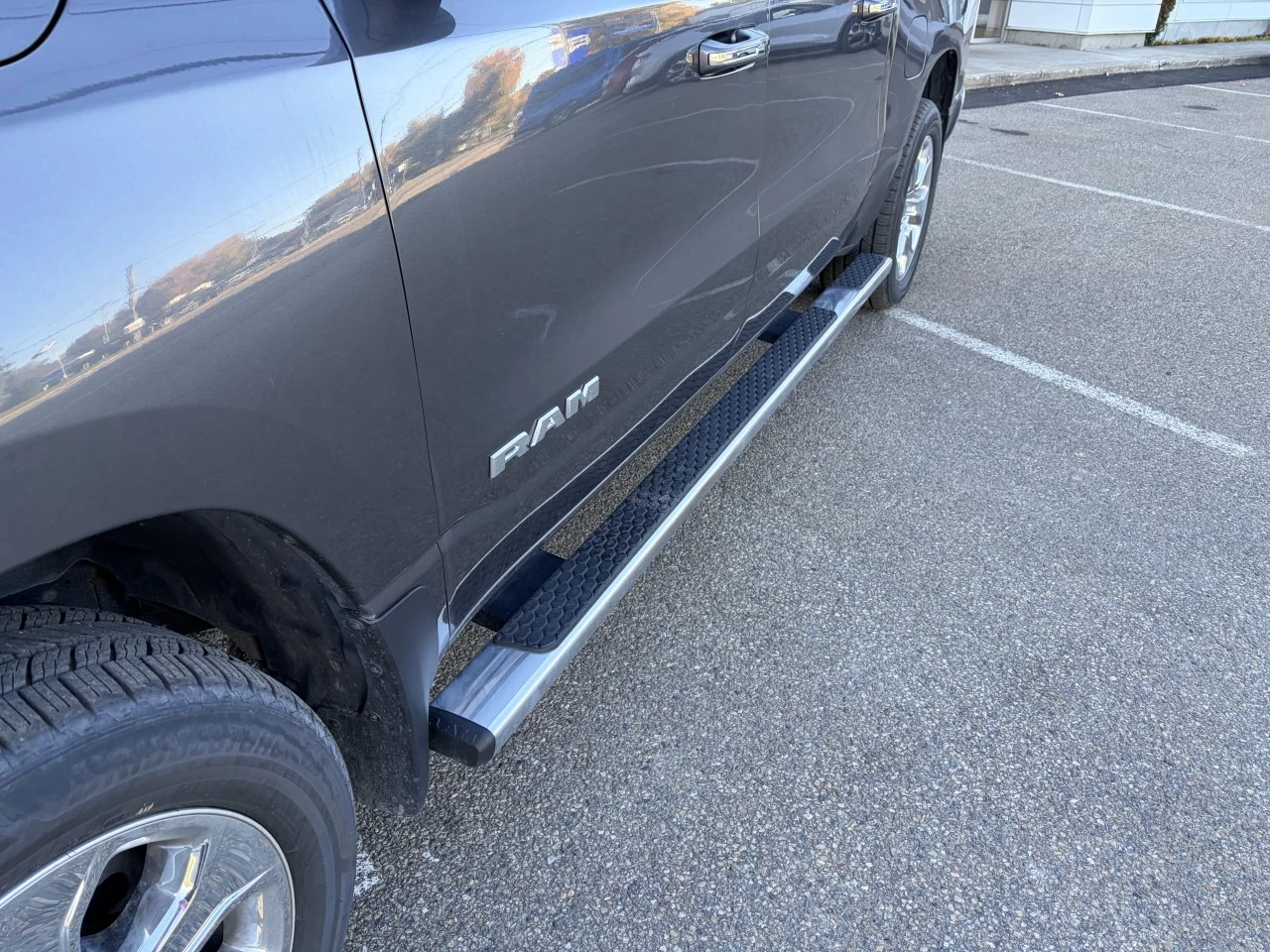 2019 Ram 1500 Big Horn V8 5.7L 4X4 https://www.st-norbertford.com/resize/b990ff35b810a3abc0cc817b2ca24889-1