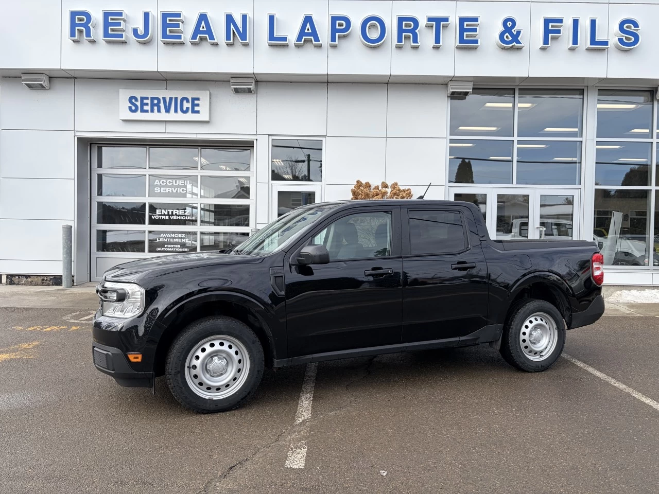 2024 Ford Maverick XL HYBRIDE https://www.st-norbertford.com/resize/b990ff35b810a3abc0cc817b2ca24889-1