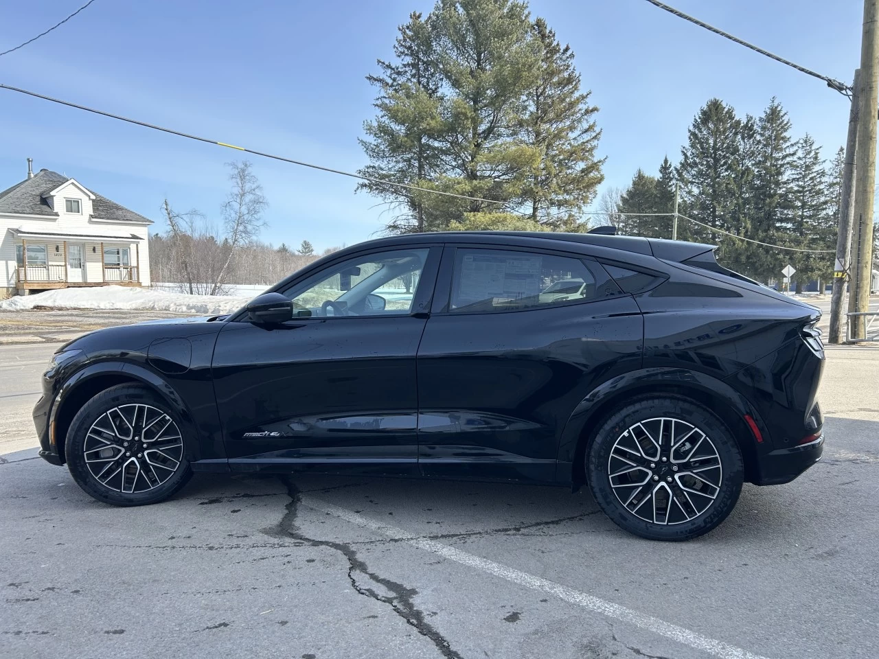2024 Ford Mustang Mach-E PREMIUM AWD https://www.st-norbertford.com/resize/b990ff35b810a3abc0cc817b2ca24889-1