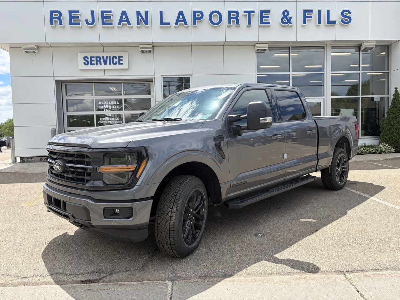 2026 Ford F-150 XLT https://www.st-norbertford.com/resize/b990ff35b810a3abc0cc817b2ca24889-1