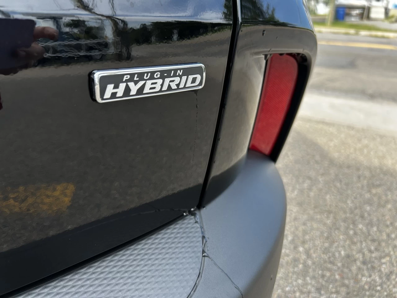 2025 Ford Escape PHEV https://www.st-norbertford.com/resize/b990ff35b810a3abc0cc817b2ca24889-1