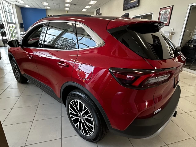 Ford Escape PHEV 2025