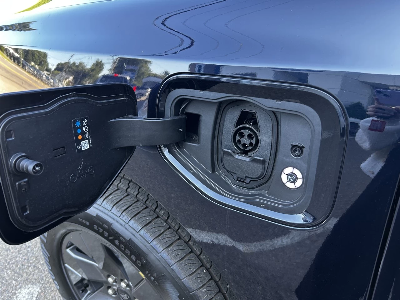 2025 Ford F-150 Lightning FLASH https://www.st-norbertford.com/resize/b990ff35b810a3abc0cc817b2ca24889-1