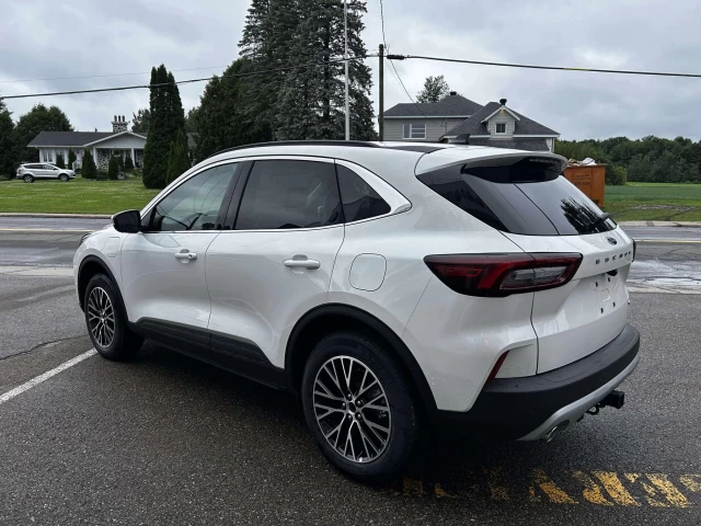 Ford Escape PHEV 2025