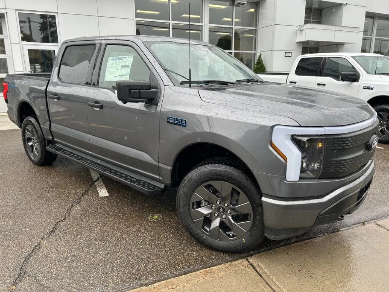 2024 Ford F-150 Lightning FLASH AUTONOMIE PROLONGÉE - TRANSF. DE BAIL, 92000 KM RESTANT 31 MOIS RESTANT, GARANTIE https://www.st-norbertford.com/resize/b990ff35b810a3abc0cc817b2ca24889-1