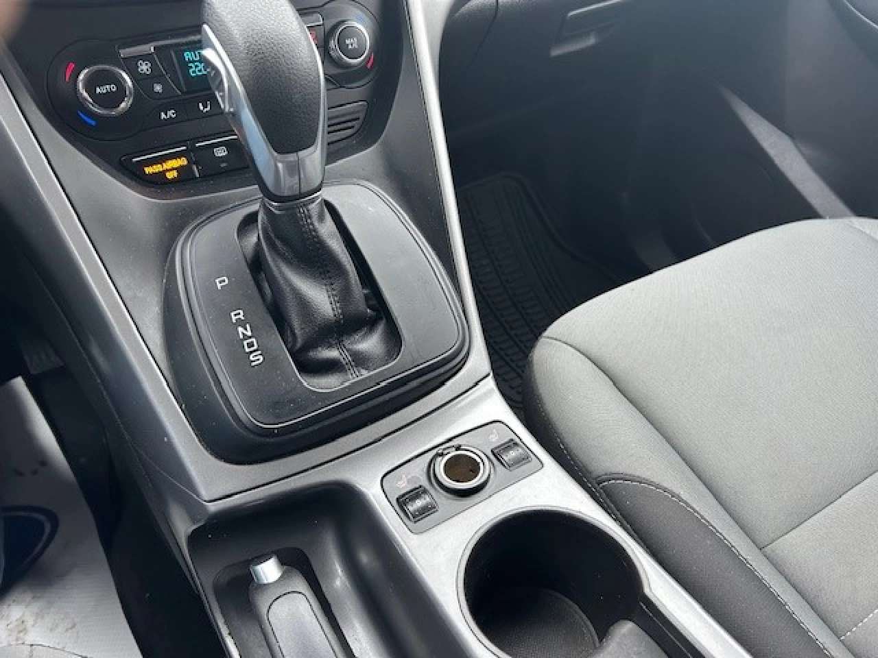 2015 Ford Escape SE AWD Main Image