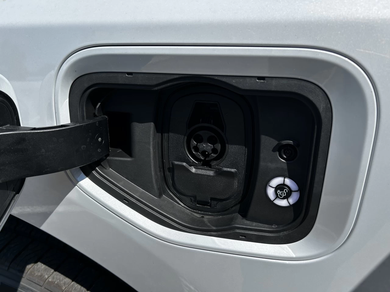 2025 Ford F-150 Lightning FLASH 4X4 https://www.st-norbertford.com/resize/b990ff35b810a3abc0cc817b2ca24889-1