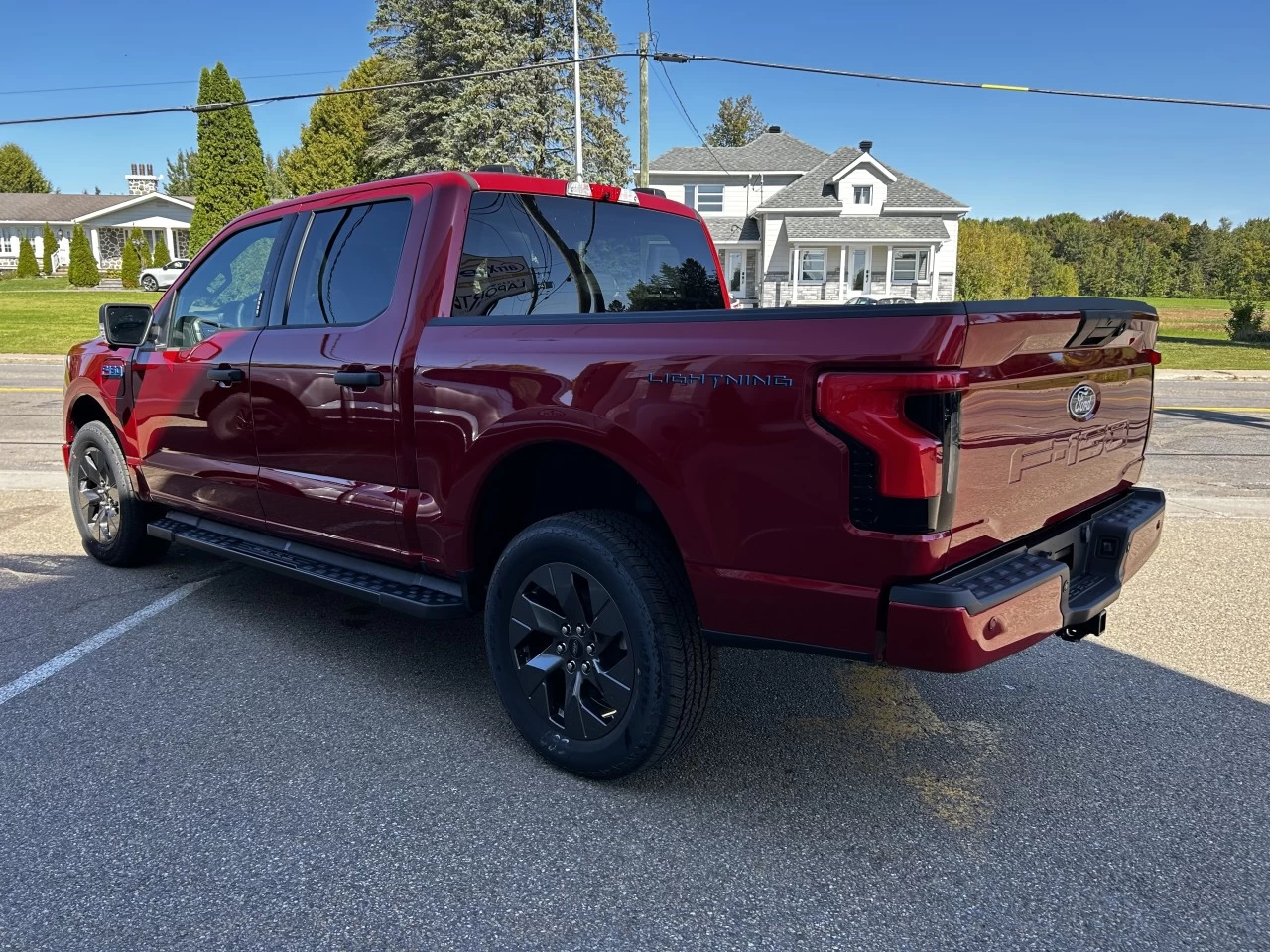 2024 Ford F-150 Lightning XLT https://www.st-norbertford.com/resize/b990ff35b810a3abc0cc817b2ca24889-1