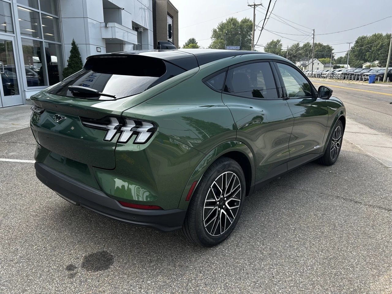 2025 Ford Mustang Mach-E PREMIUM AWD https://www.st-norbertford.com/resize/b990ff35b810a3abc0cc817b2ca24889-1