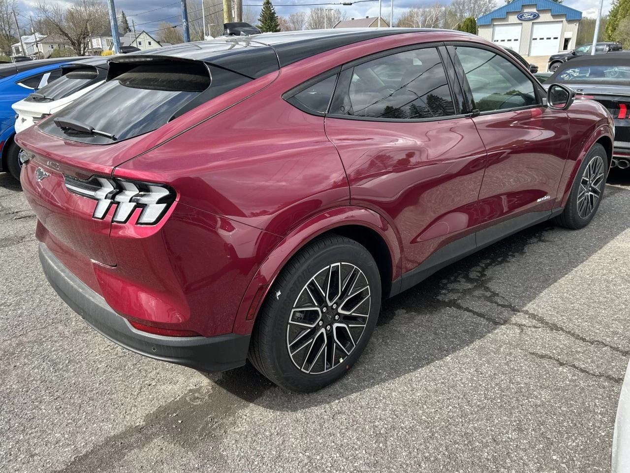 2025 Ford Mustang Mach-E PREMIUM AWD https://www.st-norbertford.com/resize/b990ff35b810a3abc0cc817b2ca24889-1