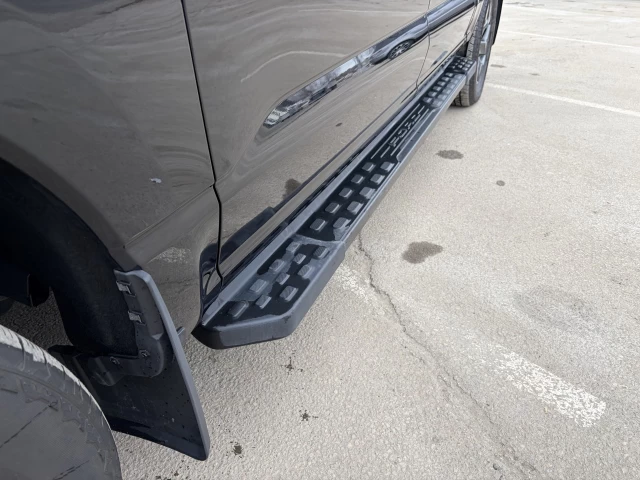 Ford F-150 Lightning FLASH 2025