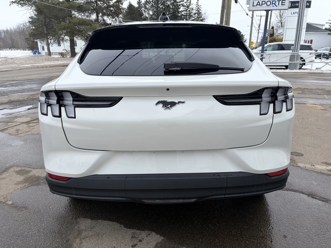 2025 Ford Mustang Mach-E PREMIUM BATTERIE LONGUE DURÉE https://www.st-norbertford.com/resize/b990ff35b810a3abc0cc817b2ca24889-1