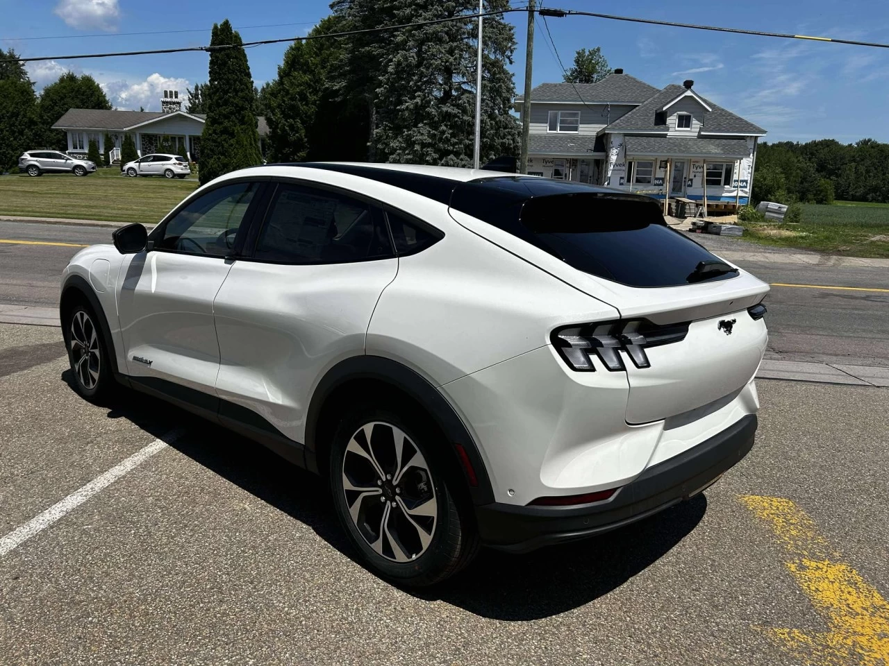 2024 Ford Mustang Mach-E Select AWD https://www.st-norbertford.com/resize/b990ff35b810a3abc0cc817b2ca24889-1