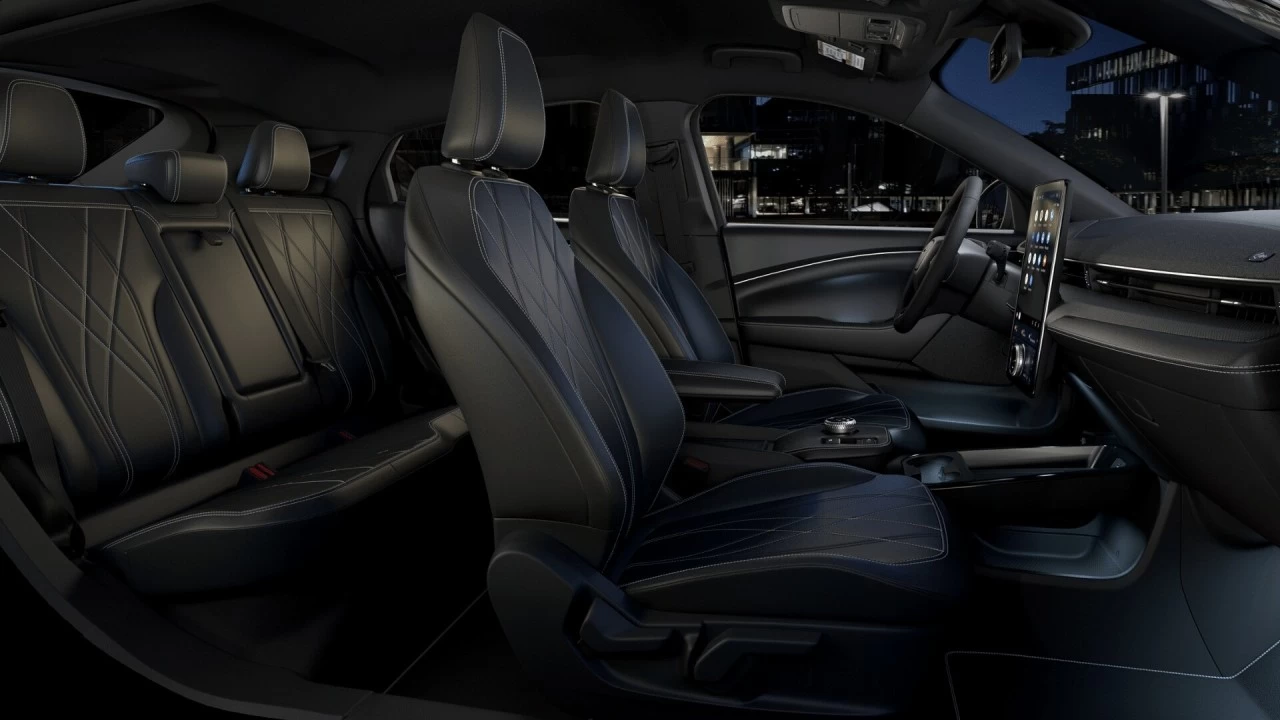 2024 Ford Mustang Mach-E Premium AWD Image principale