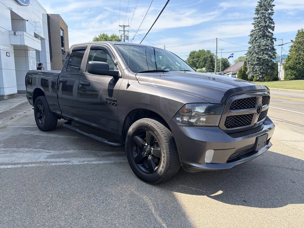 2018 Ram 1500 Express https://www.st-norbertford.com/resize/b990ff35b810a3abc0cc817b2ca24889-1