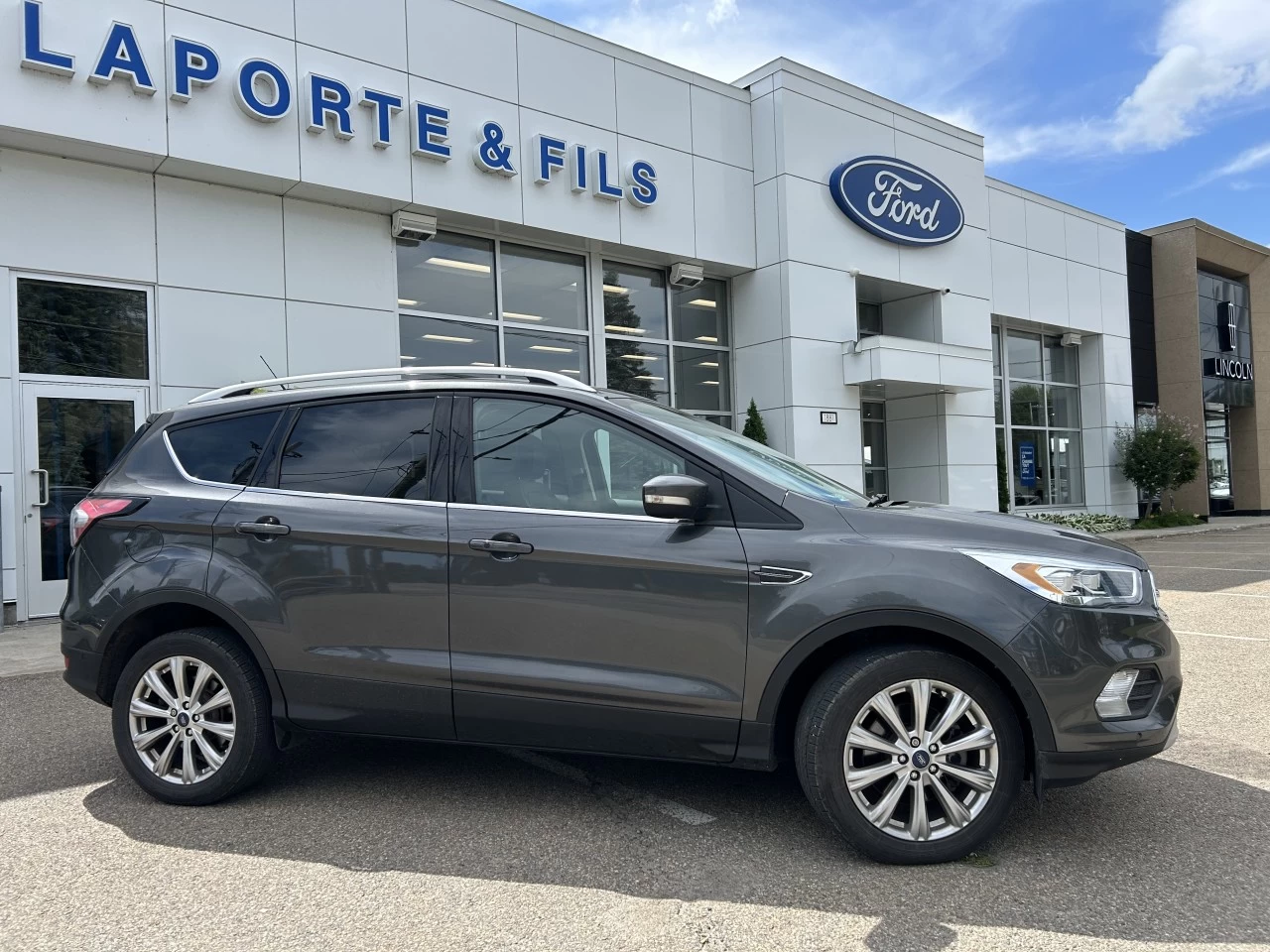 2018 Ford Escape Titanium Main Image