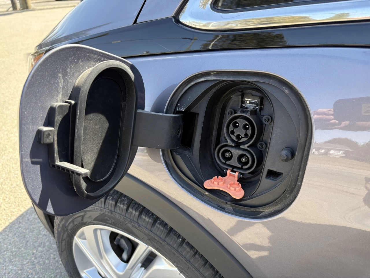 2022 Chevrolet Bolt EV  https://www.st-norbertford.com/resize/b990ff35b810a3abc0cc817b2ca24889-1