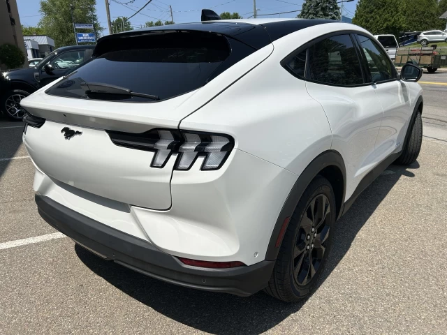 Ford Mustang Mach-E Select AWD 2024