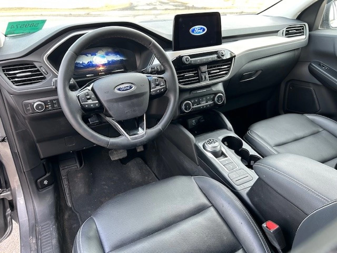 2022 Ford Escape SEL AWD Image principale