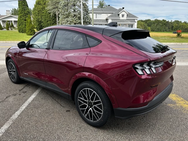 Ford Mustang Mach-E PREMIUM AWD 2025