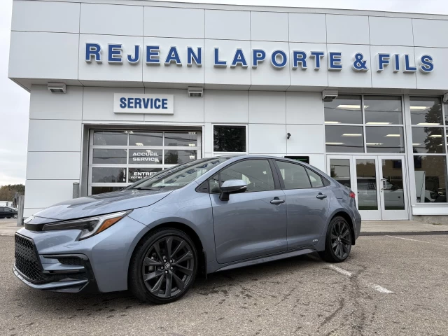 Toyota Corolla SE AWD Hybrid 2025