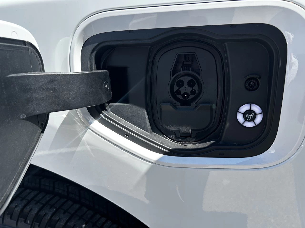 2025 Ford F-150 Lightning XLT https://www.st-norbertford.com/resize/b990ff35b810a3abc0cc817b2ca24889-1
