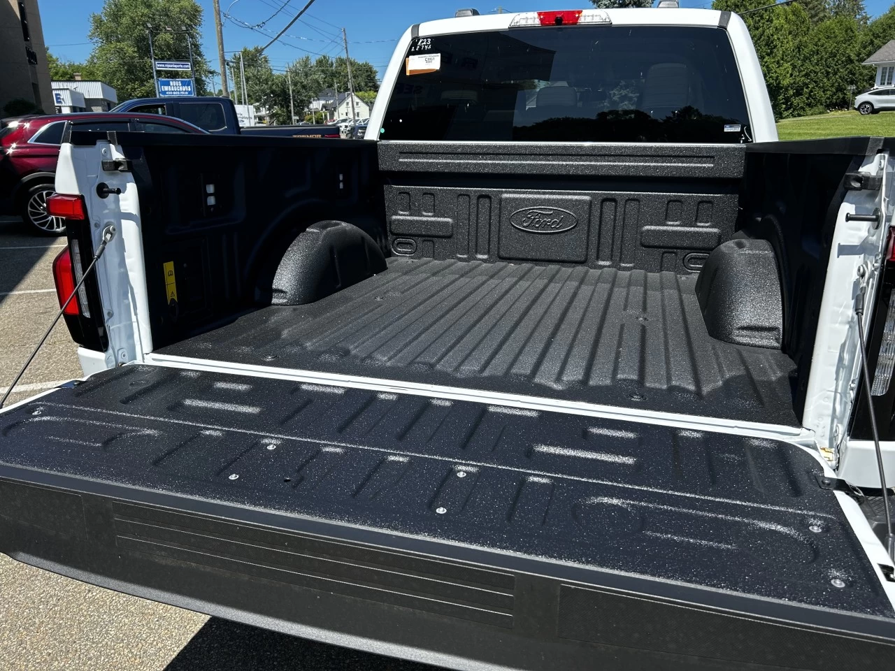 2025 Ford F-150 Lightning XLT https://www.st-norbertford.com/resize/b990ff35b810a3abc0cc817b2ca24889-1