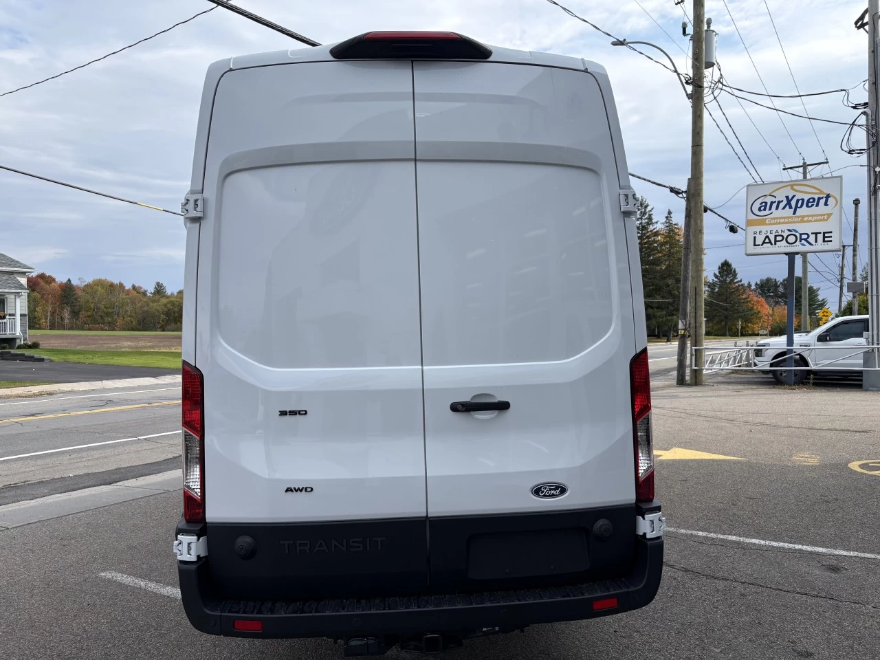 2027 Ford Transit fourgon utilitaire T-350 148" EL Hi Rf 9500 GVWR AWD Main Image