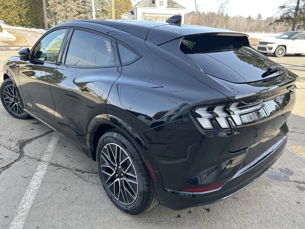 2024 Ford Mustang Mach-E PREMIUM AWD https://www.st-norbertford.com/resize/b990ff35b810a3abc0cc817b2ca24889-1