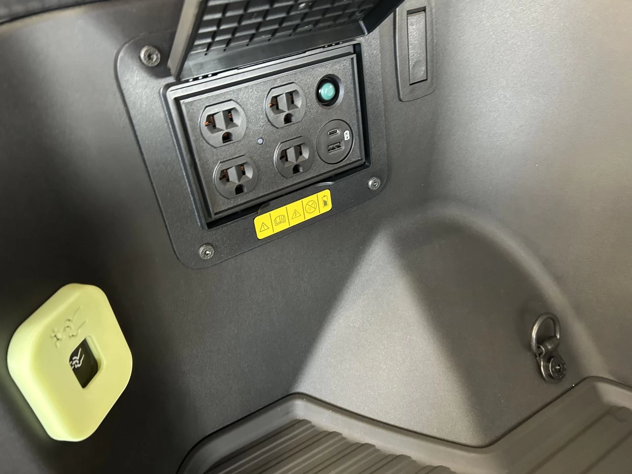 2024 Ford F-150 Lightning XLT https://www.st-norbertford.com/resize/b990ff35b810a3abc0cc817b2ca24889-1