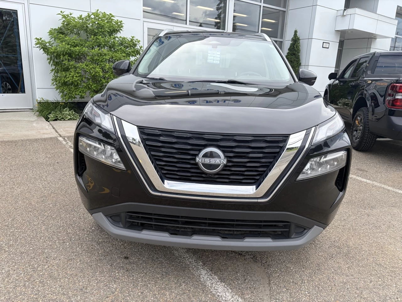 2023 Nissan Rogue SV https://www.st-norbertford.com/resize/b990ff35b810a3abc0cc817b2ca24889-1