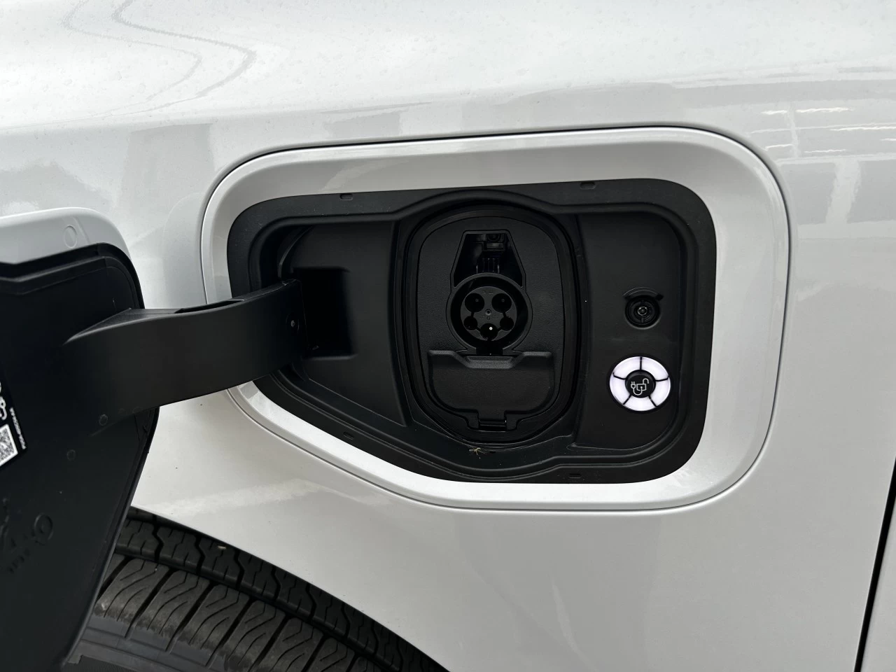 2025 Ford F-150 Lightning FLASH https://www.st-norbertford.com/resize/b990ff35b810a3abc0cc817b2ca24889-1