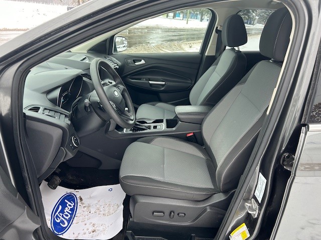 2017 Ford Escape SE AWD Main Image