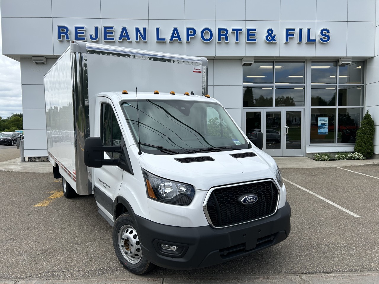 Ford 2024 Transit-350 HD T-350 RWD 9950 GVWR DRW
