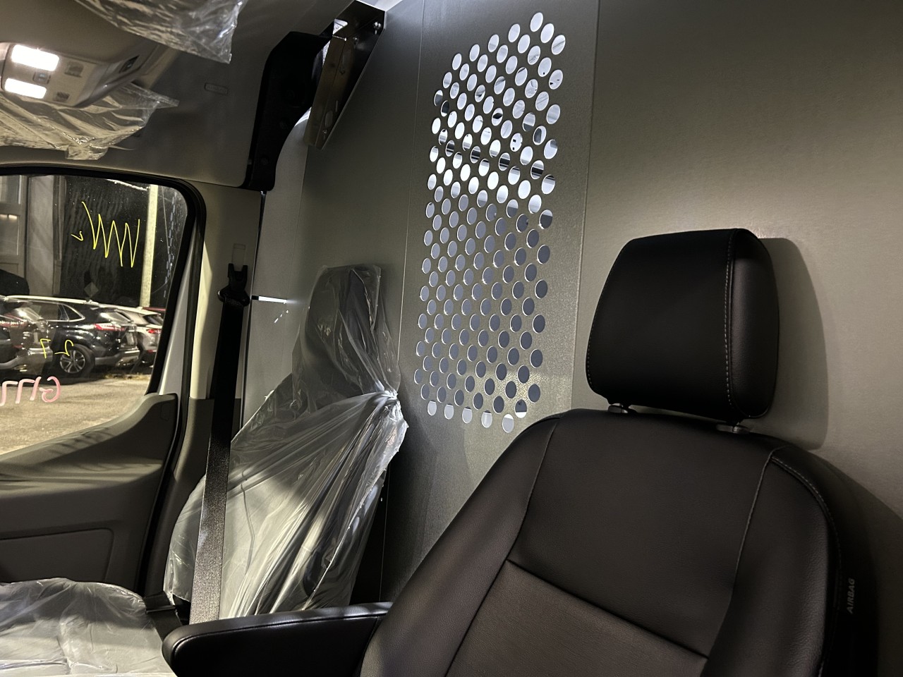 2024 Ford Transit fourgon utilitaire Transit 250 AWD toit moyen empattement long 148 Main Image
