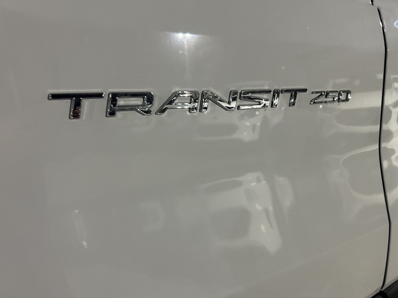 2024 Ford Transit fourgon utilitaire Transit 250 AWD toit moyen empattement long 148 Main Image