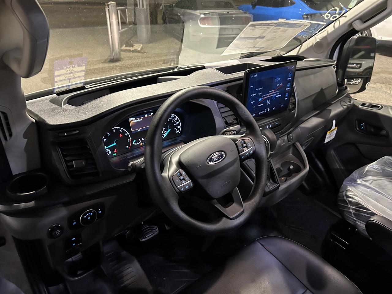 2024 Ford Transit fourgon utilitaire Transit 250 AWD toit moyen empattement long 148 Main Image