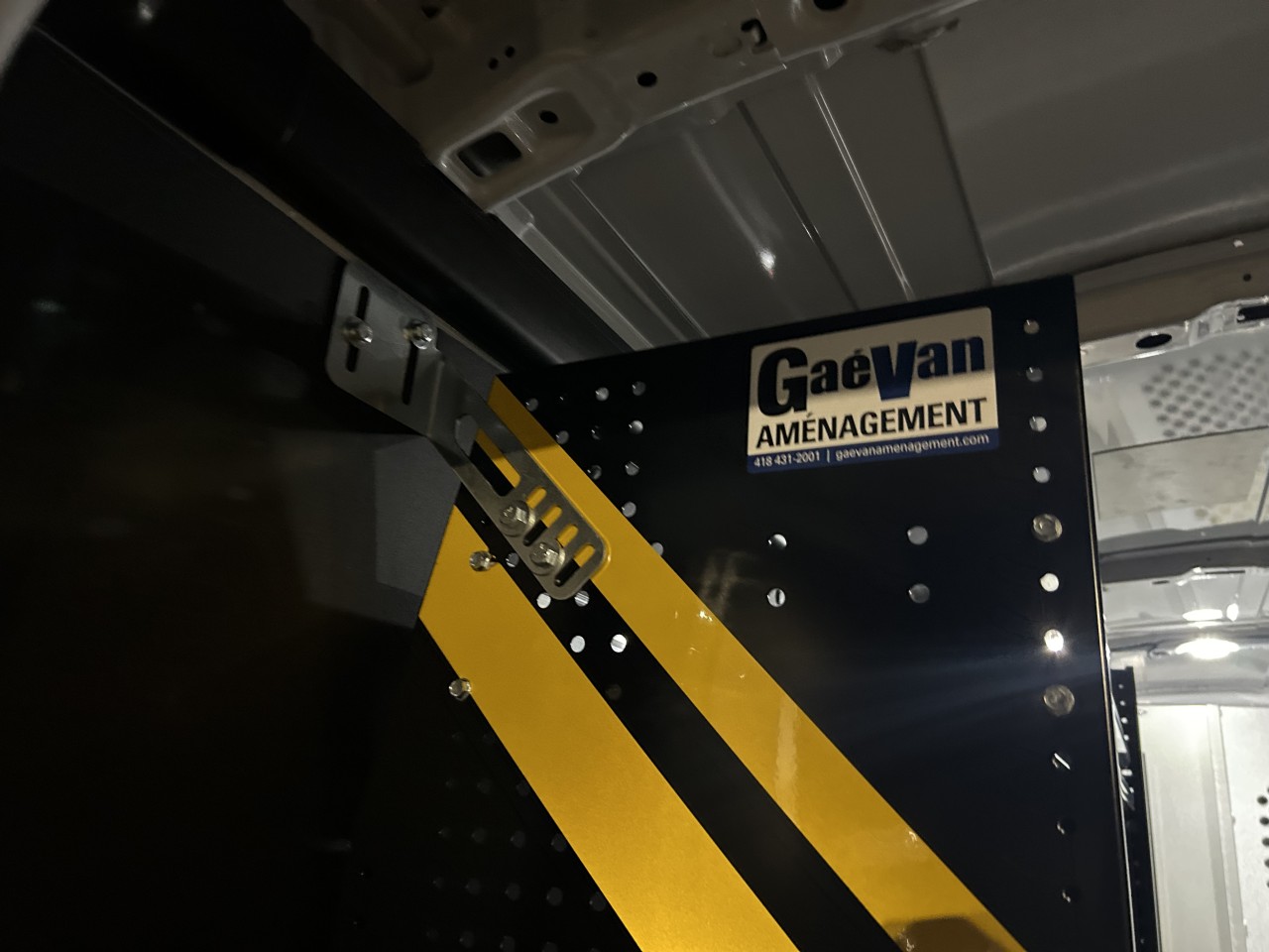 2024 Ford Transit fourgon utilitaire Transit 250 AWD toit moyen empattement long 148 Main Image