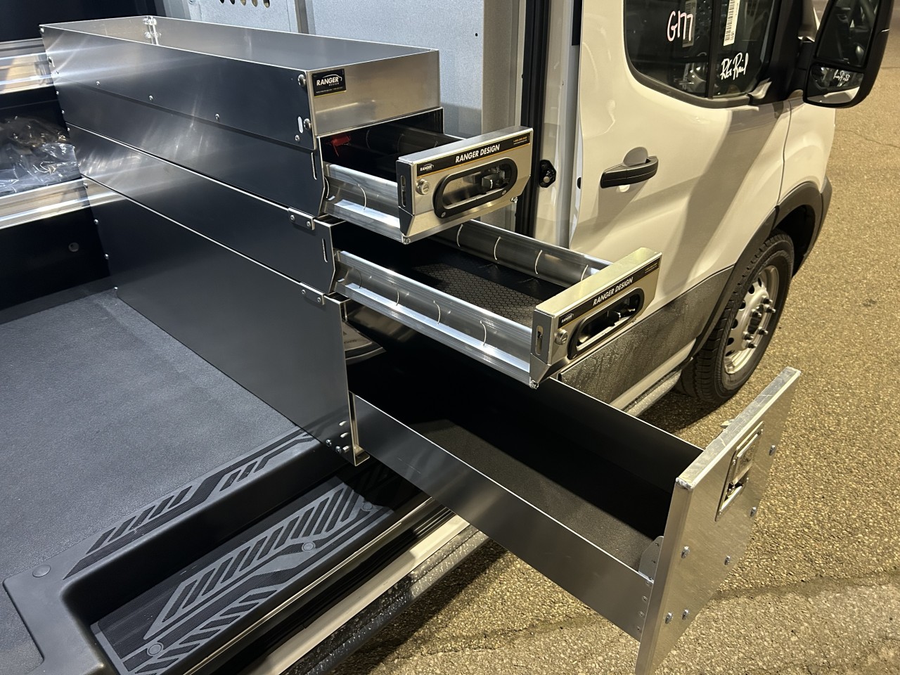 2024 Ford Transit fourgon utilitaire Transit 250 AWD toit moyen empattement long 148 Main Image